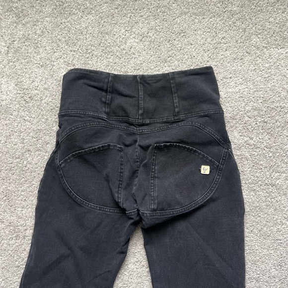 Freddy High Rise Black Jeans - Picture 3 of 4